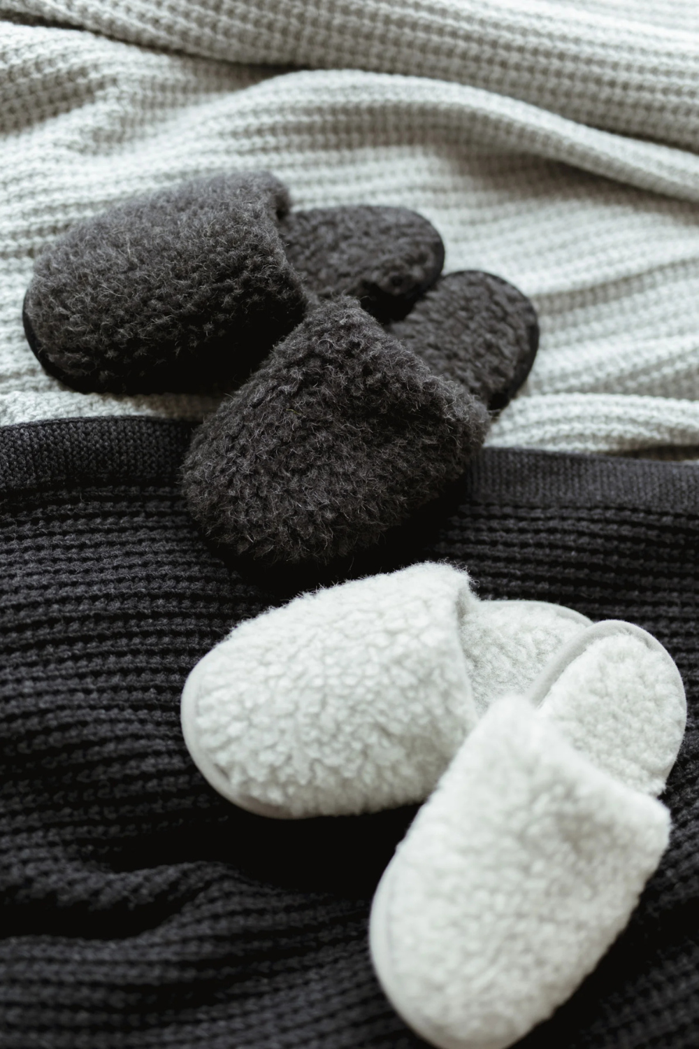 Kapcie wsuwane merino, black
